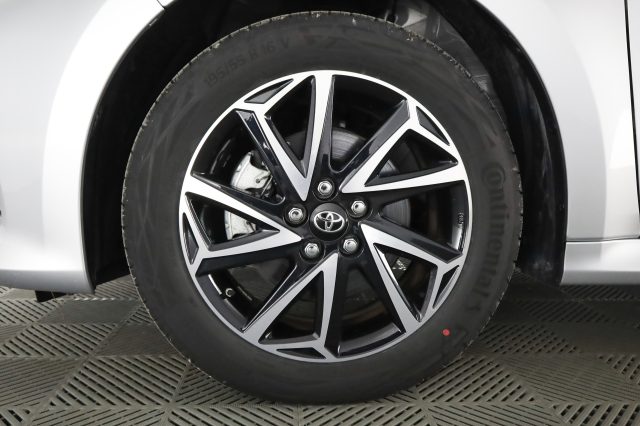 TOYOTA Yaris usata 8