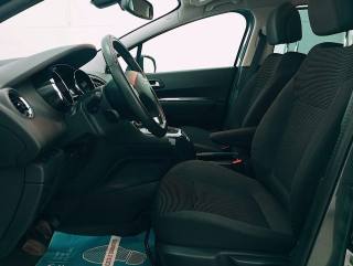 PEUGEOT 5008 usata, con Sistema di navigazione