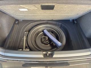 VOLKSWAGEN Golf usata, con Airbag testa