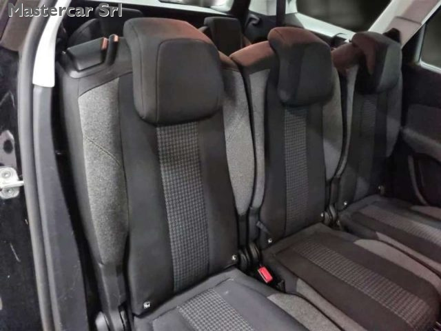 PEUGEOT 5008 usata, con Fendinebbia