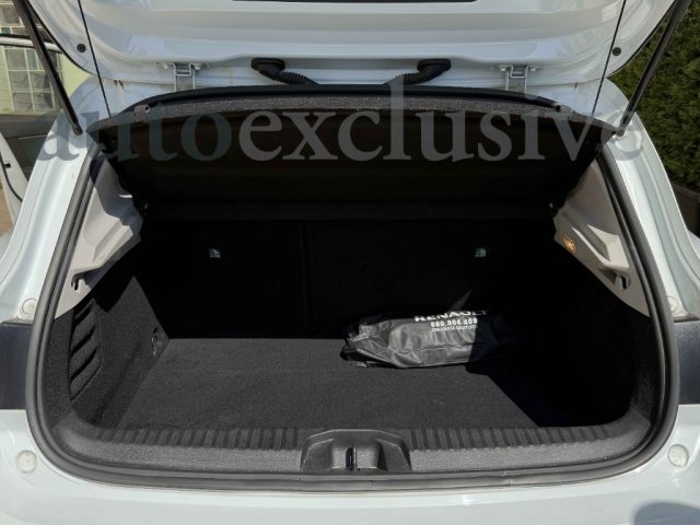 RENAULT Clio usata, con Sedile posteriore sdoppiato
