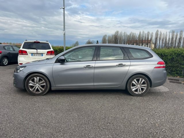 PEUGEOT 308 usata, con Airbag