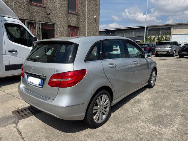 MERCEDES-BENZ B 180 usata, con Alzacristalli elettrici