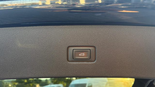 AUDI Q8 usata, con Sensori di parcheggio posteriori