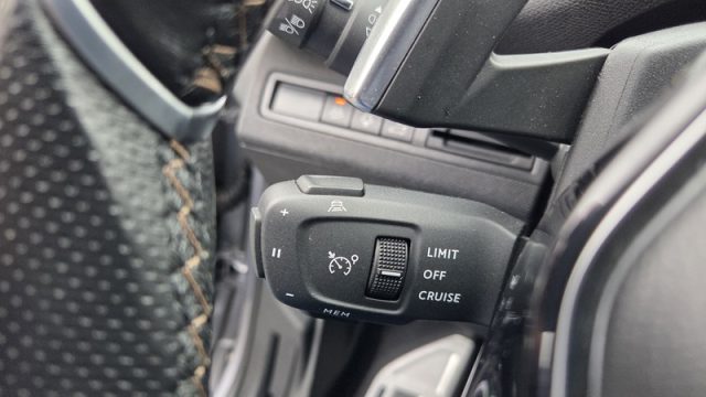 PEUGEOT 3008 usata, con Sistema di navigazione