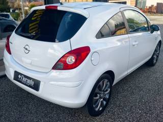 OPEL Corsa usata, con Airbag laterali
