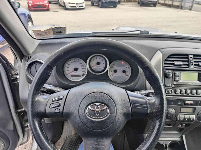 TOYOTA RAV 4 usata, con Controllo automatico clima