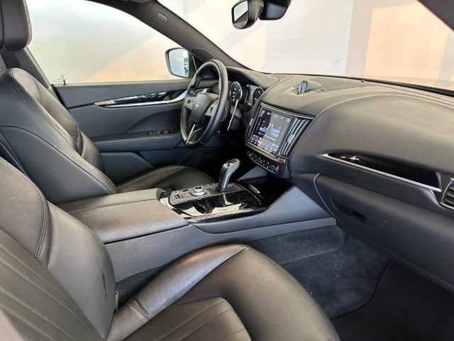 MASERATI Levante usata, con Autoradio
