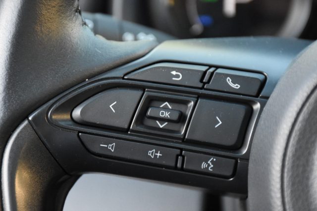TOYOTA Yaris usata, con Touch screen