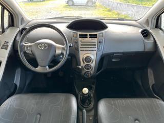 TOYOTA Yaris usata, con Lettore CD