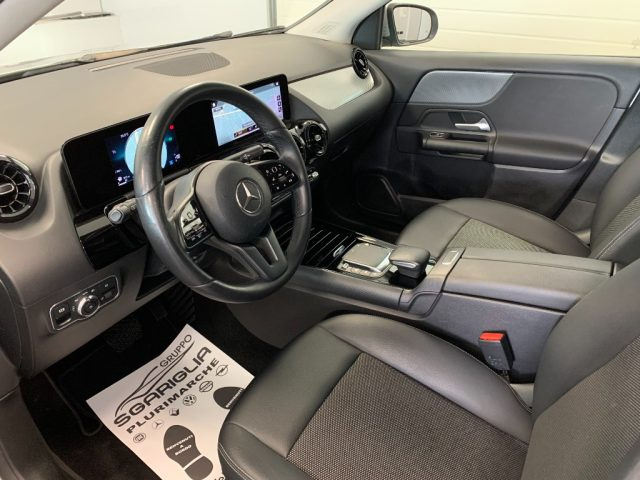 MERCEDES-BENZ GLA 180 usata, con Chiusura centralizzata