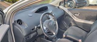 TOYOTA Yaris usata, con Fendinebbia