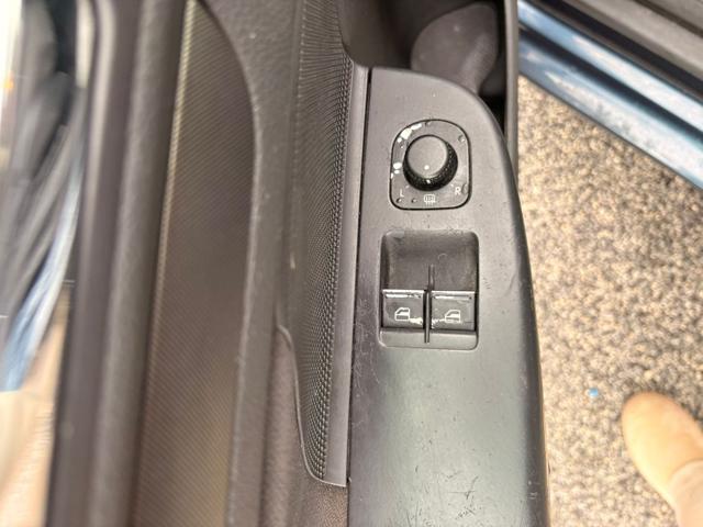 VOLKSWAGEN Golf usata, con Isofix