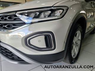 VOLKSWAGEN T-Roc usata, con Leve al volante