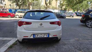 ALFA ROMEO Giulietta usata, con Autoradio
