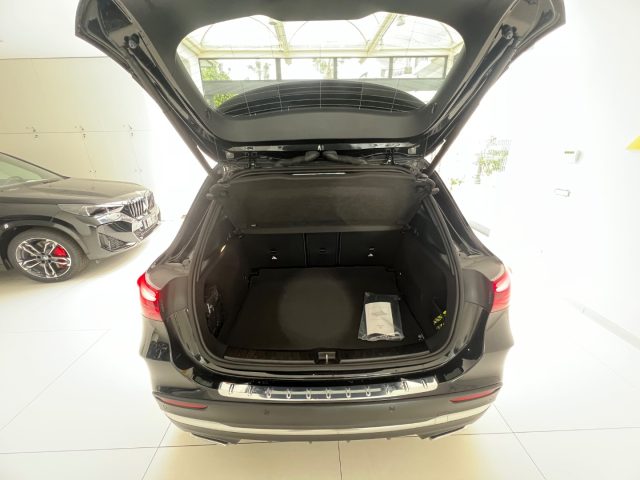 MERCEDES-BENZ GLA 180 usata, con Cruise Control