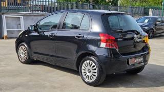 TOYOTA Yaris usata, con Autoradio