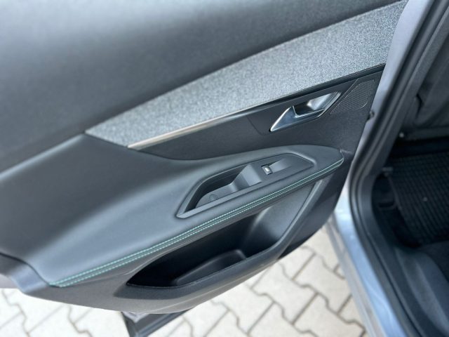PEUGEOT 3008 usata, con USB