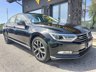 VOLKSWAGEN Passat usata, con Airbag