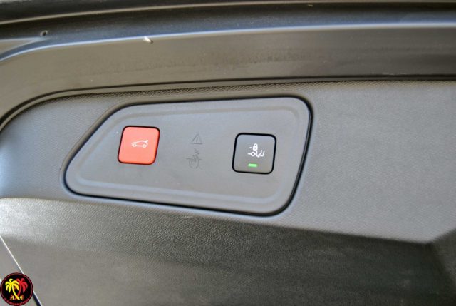 PEUGEOT 3008 usata, con Sistema di navigazione