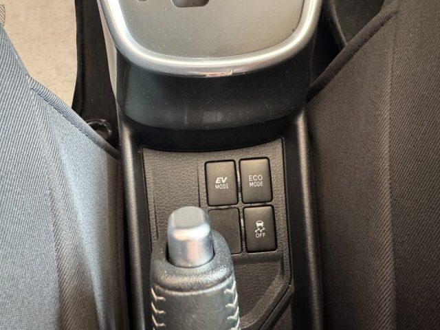 TOYOTA Yaris usata, con Specchietti laterali elettrici