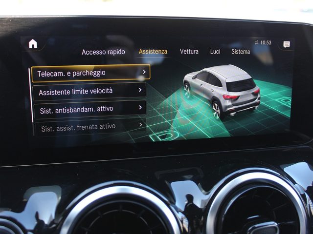 MERCEDES-BENZ GLA 200 usata, con Volante multifunzione