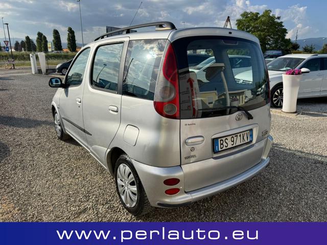 TOYOTA Yaris usata, con Alzacristalli elettrici