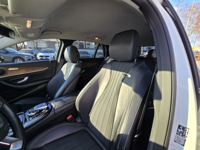 MERCEDES-BENZ E 220 usata, con Boardcomputer