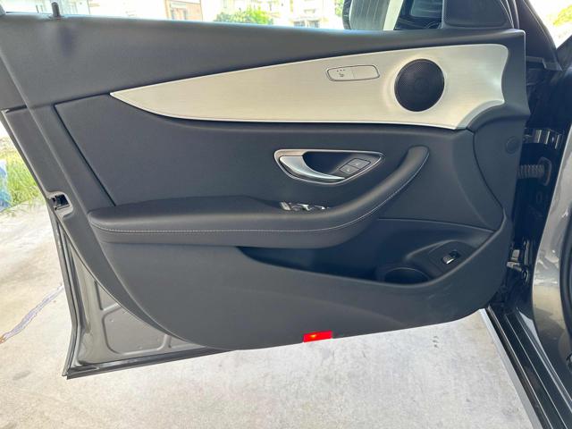 MERCEDES-BENZ E 200 usata, con Chiusura centralizzata telecomandata