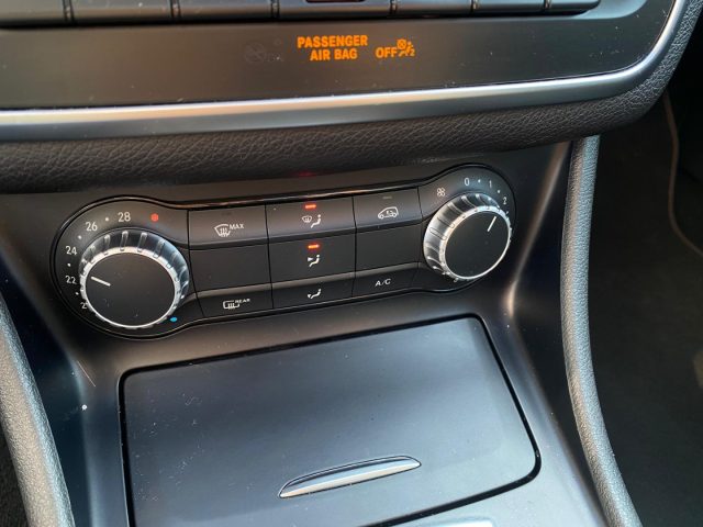 MERCEDES-BENZ GLA 200 usata, con Telecamera per parcheggio assistito
