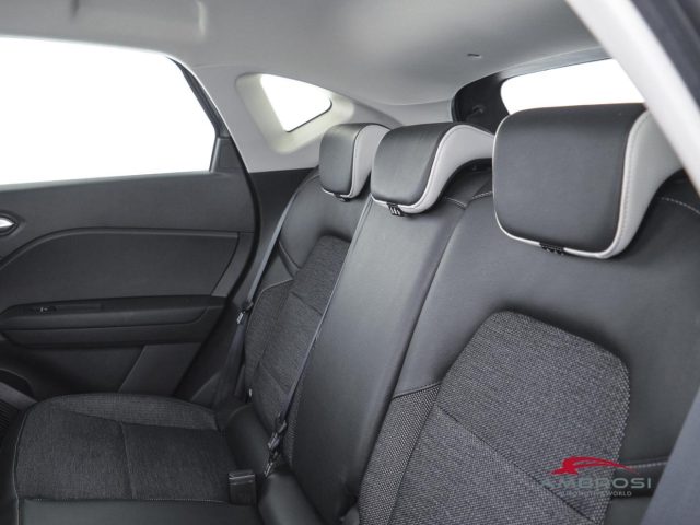 RENAULT Captur usata 9