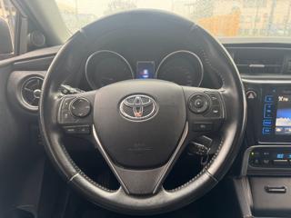 TOYOTA Auris usata, con Cruise Control