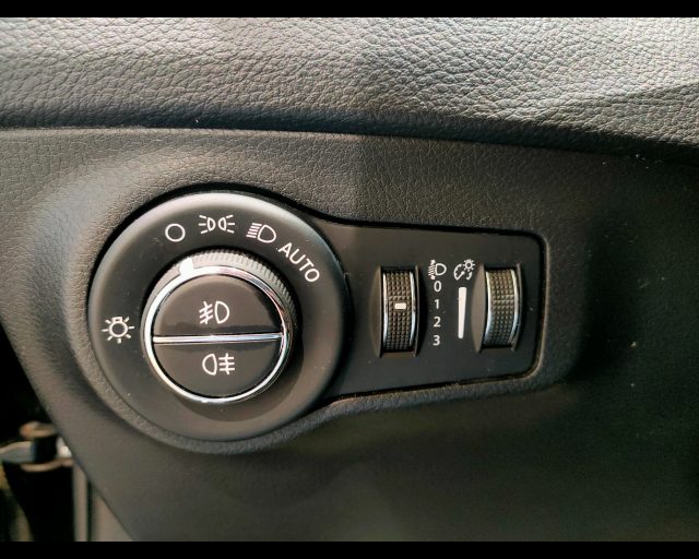 JEEP Compass usata, con Sedile posteriore sdoppiato
