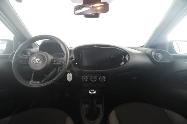 TOYOTA Aygo X usata 10