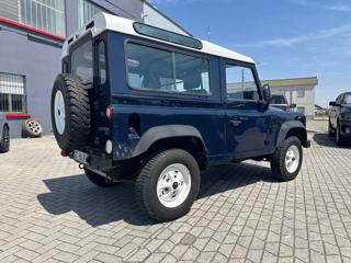 LAND ROVER Defender usata 3