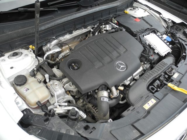MERCEDES-BENZ GLB 200 usata 102