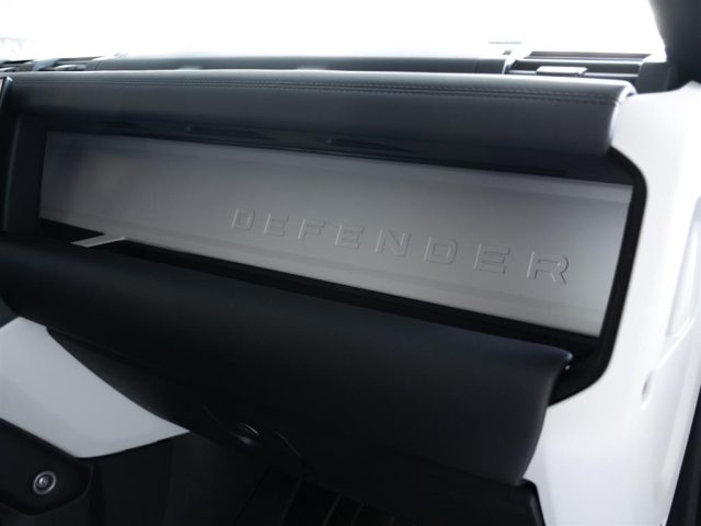 LAND ROVER Defender usata, con Start/Stop Automatico