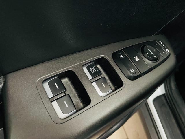 KIA Sportage usata, con Autoradio digitale