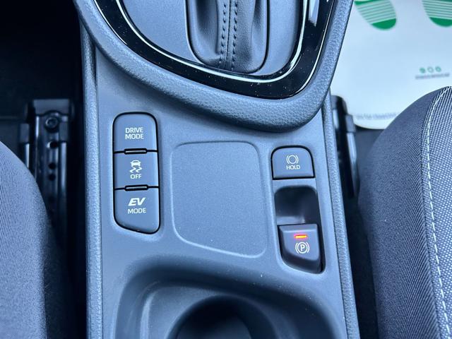 TOYOTA Yaris usata, con Bracciolo