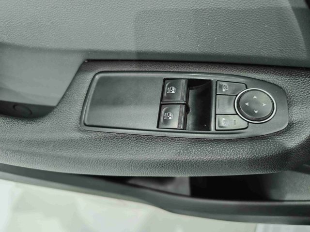 RENAULT Clio usata, con Specchietti laterali elettrici