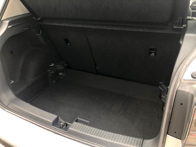 VOLKSWAGEN T-Cross usata, con Schermo multifunzione interamente digitale