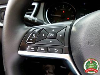 NISSAN Qashqai usata, con Fari LED