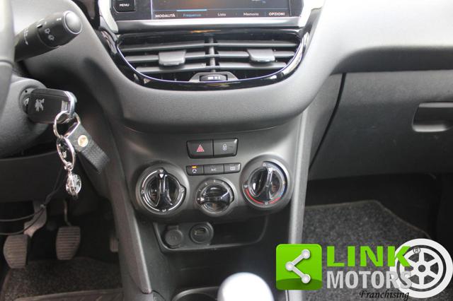 PEUGEOT 208 usata, con Volante in pelle