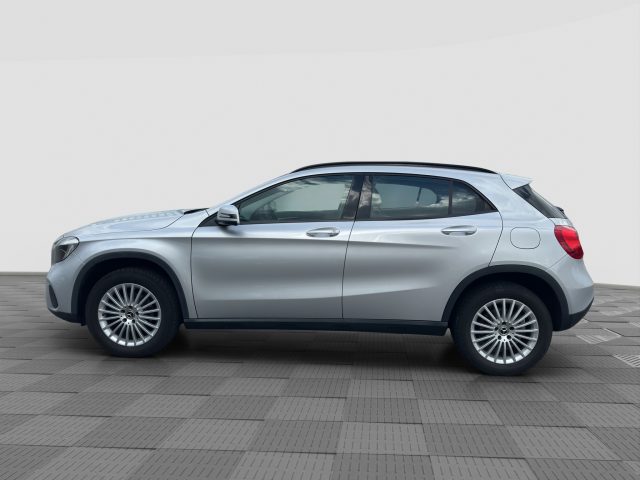 MERCEDES-BENZ CLA usata 1