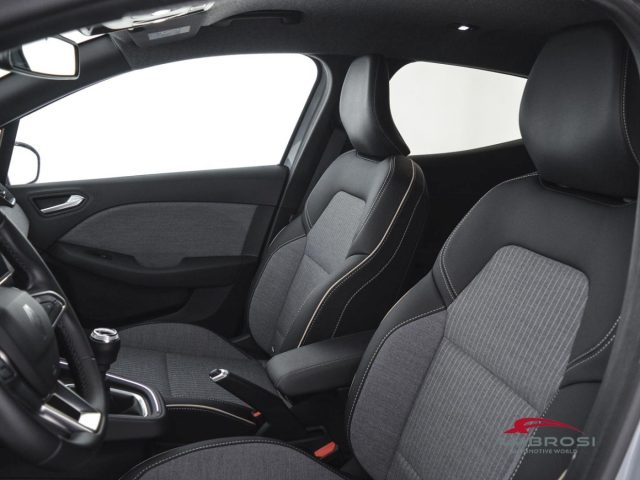 RENAULT Clio usata 8