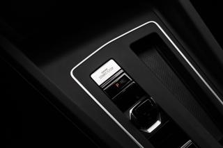 VOLKSWAGEN Golf usata, con USB