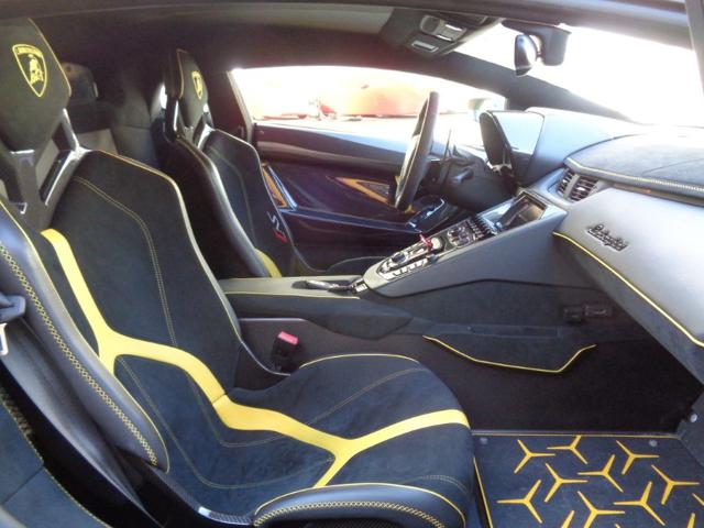 LAMBORGHINI Aventador usata, con Autoradio