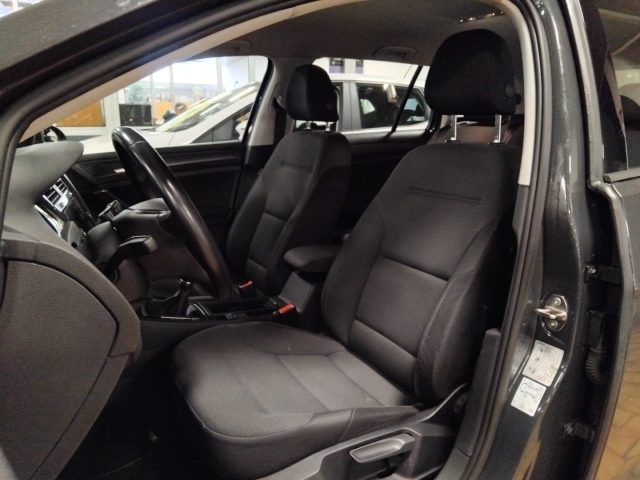 VOLKSWAGEN Golf usata, con Autoradio digitale