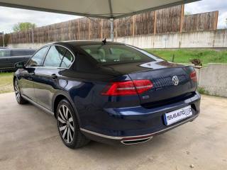 VOLKSWAGEN Passat usata, con Autoradio