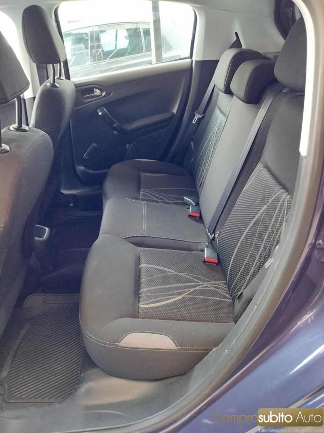 PEUGEOT 208 usata, con Sedile posteriore sdoppiato